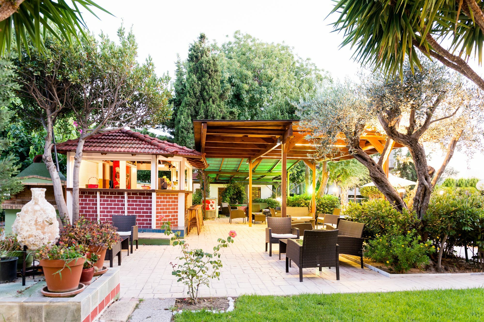 Terinikos Sunny Garden Hotel Junior Suites Ialysos  Buitenkant foto